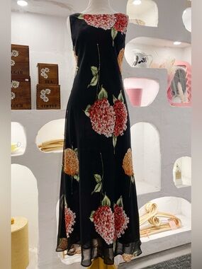 Black Floral Long Sleeveless Mesh Dress with Beaded & Sequin Flower Pattern